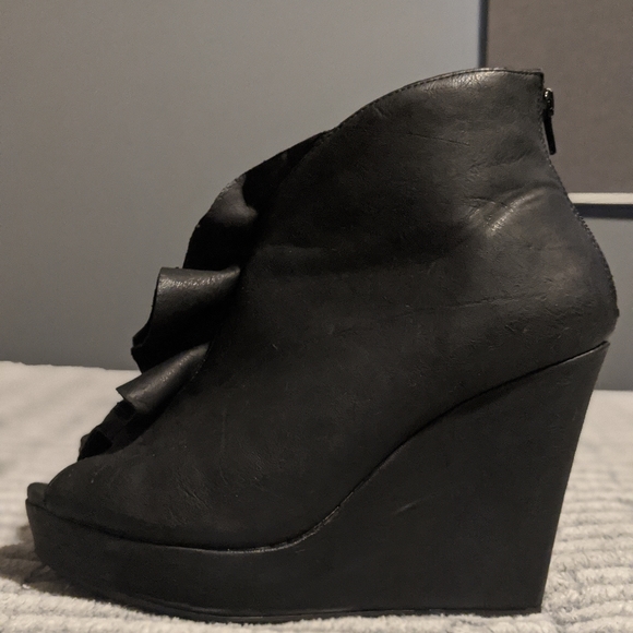Torrid, open toe wedge with zip back - Picture 1 of 4